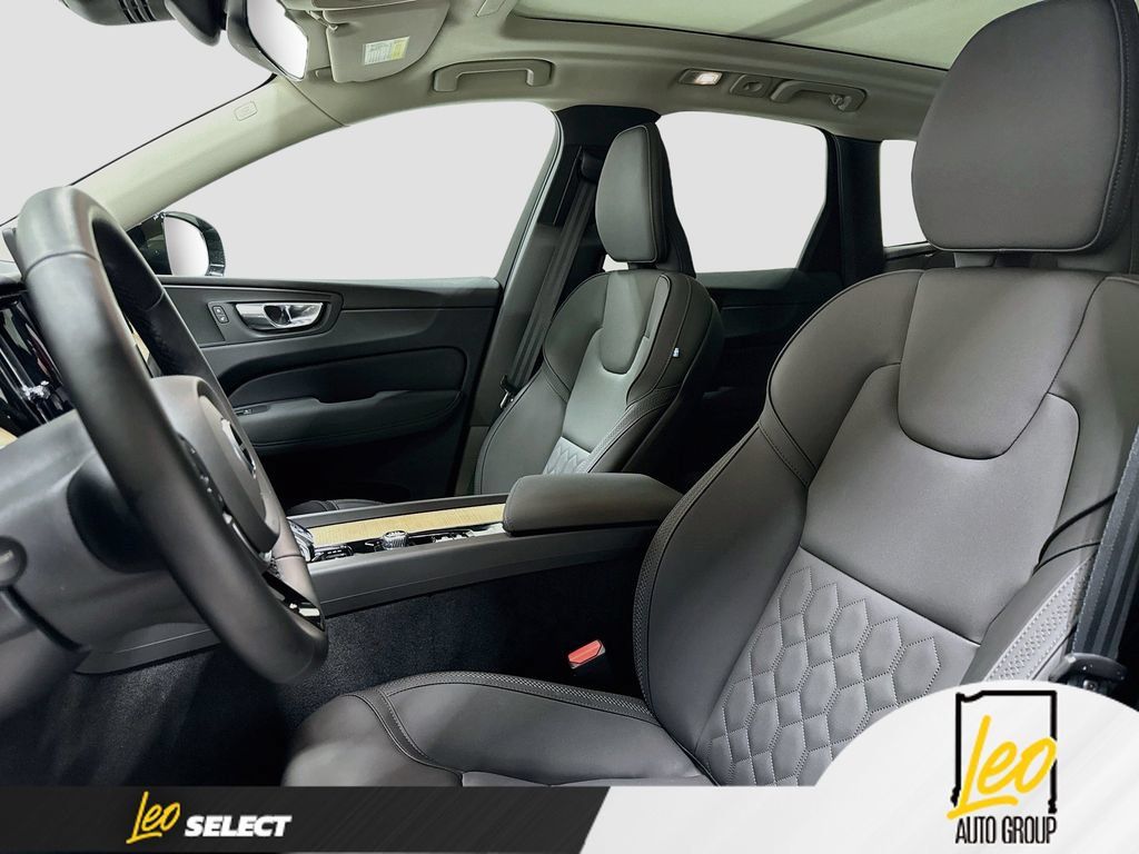 Used 2026 Volvo XC60 B5 Core AWD/4WD image 23