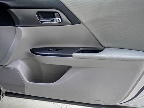 Used 2014 Honda Accord LX image 31