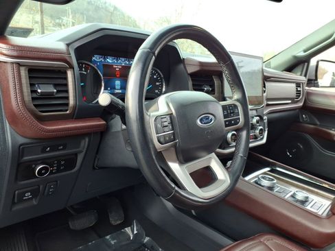 Used 2024 Ford Expedition Max Limited image 11