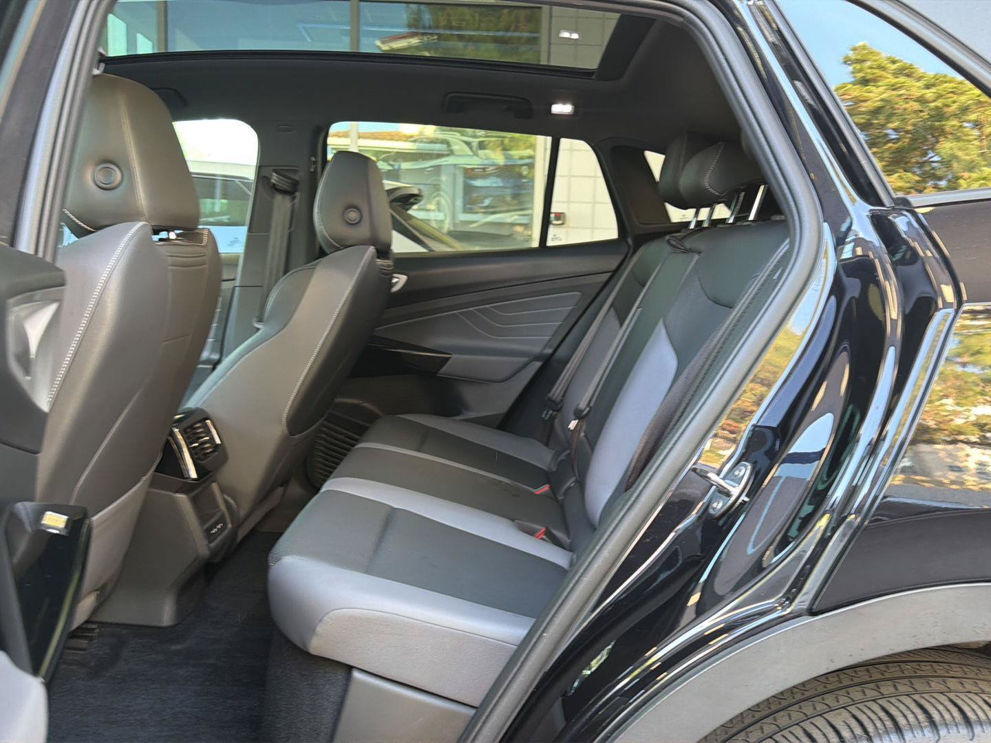 Certified 2023 Volkswagen ID.4 Pro S AWD/4WD image 16
