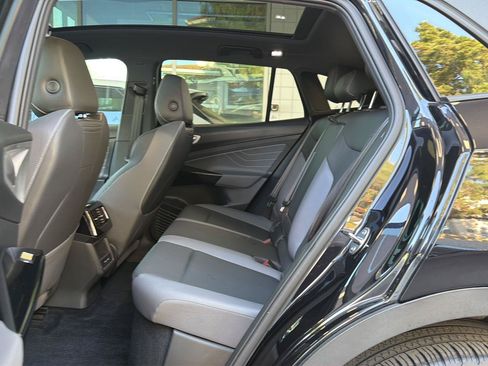 Certified 2023 Volkswagen ID.4 Pro S AWD/4WD image 16
