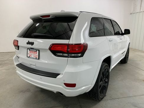 Used 2022 Jeep Grand Cherokee Laredo X image 26