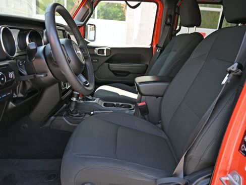 Used 2023 Jeep Wrangler Unlimited w/ Sun & Screen Package AWD/4WD image 22