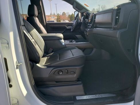 Used 2024 Chevrolet Silverado 2500 High Country w/ High Country Premium Package image 20