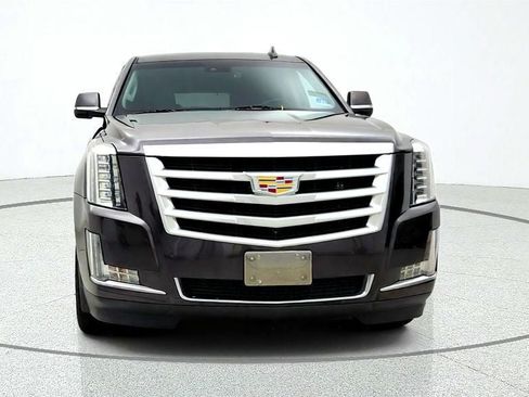 Used 2016 Cadillac Escalade Luxury AWD/4WD image 2