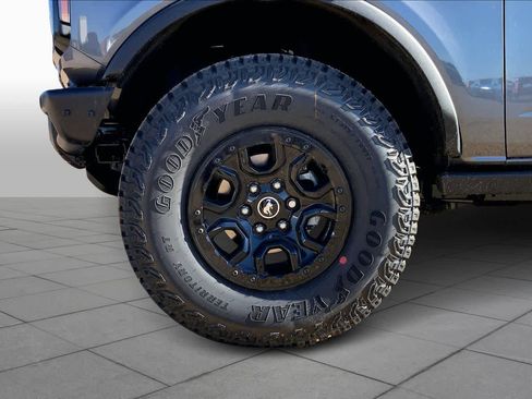 New 2025 Ford Bronco Badlands image 11