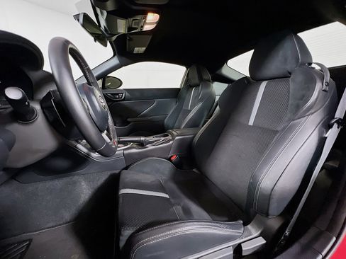 New 2025 Toyota GR86 Premium image 11