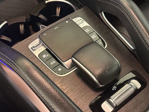 Used 2020 Mercedes-Benz GLS 450 4MATIC image 33