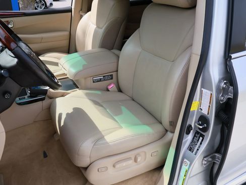 Used 2011 Lexus LX 570 4WD image 21