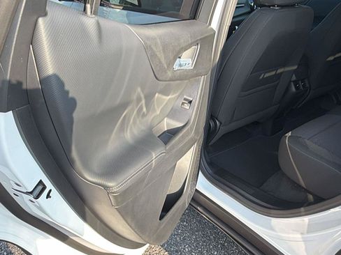 New 2026 Chevrolet Equinox LT w/ Safety and Technology Package FWD image 19