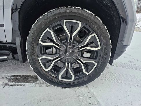 New 2024 GMC Sierra EV Denali image 9