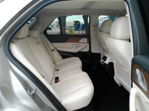Used 2021 Mercedes-Benz GLE 350 w/ Premium Package image 27