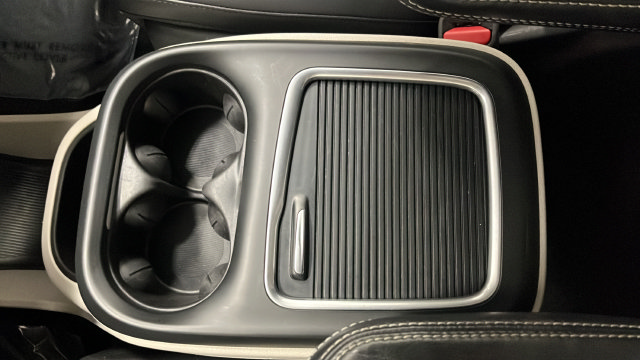 Used 2024 Chrysler Pacifica Limited FWD image 19