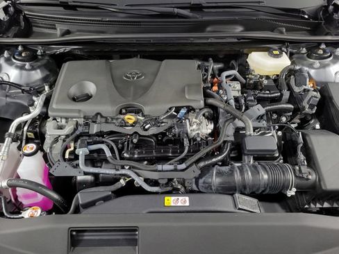 Used 2025 Toyota Camry SE w/ Convenience Package FWD image 13