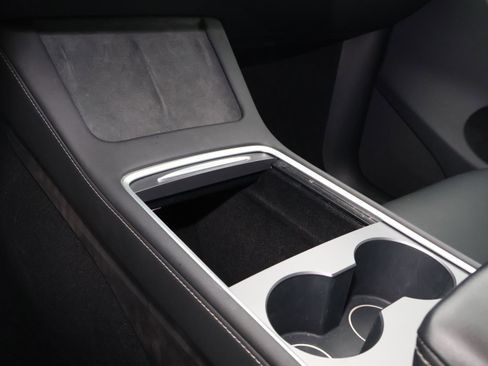 Used 2023 Tesla Model Y Long Range image 22