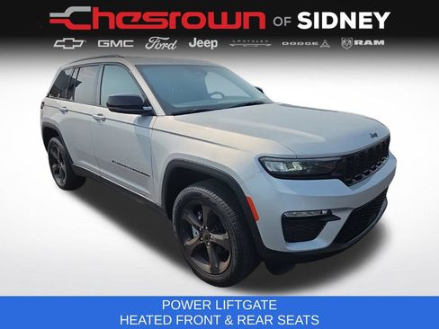 Used 2024 Jeep Grand Cherokee Limited w/ Black Appearance Package AWD/4WD image 3