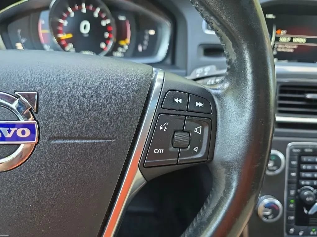 Used 2016 Volvo V60 T5 Cross Country w/ Protection Package AWD/4WD image 21
