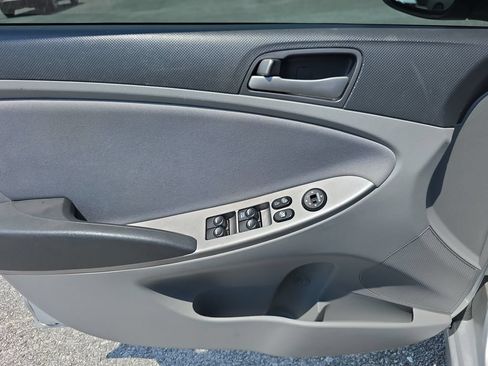 Used 2015 Hyundai Accent GLS FWD image 17
