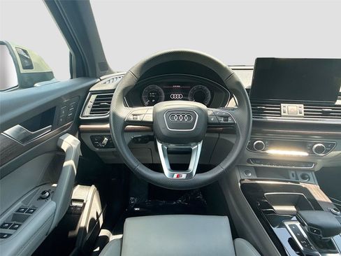 Certified 2025 Audi Q5 e Premium Plus w/ Premium Plus Package AWD/4WD image 11
