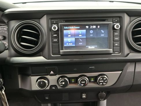 Used 2019 Toyota Tacoma SR w/ SR Convenience Package image 8