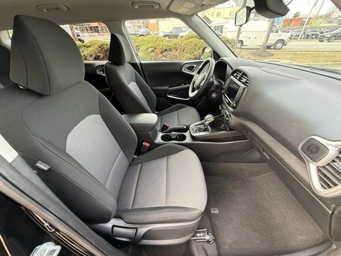 Used 2024 Kia Soul LX w/ Option Group 015 image 38