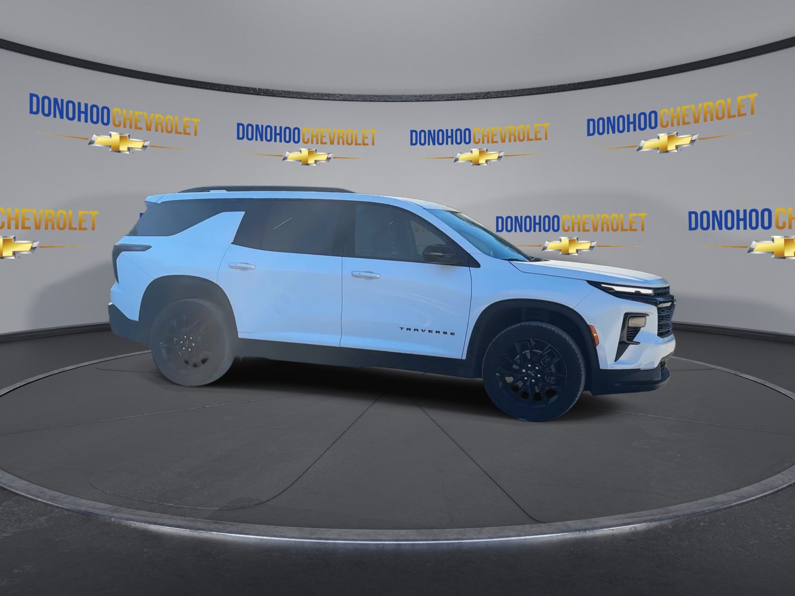 Used 2025 Chevrolet Traverse LT w/ Midnight/Sport Edition FWD image 5