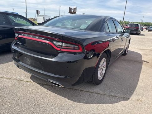 Used 2022 Dodge Charger SXT w/ Leather Interior Group image 7