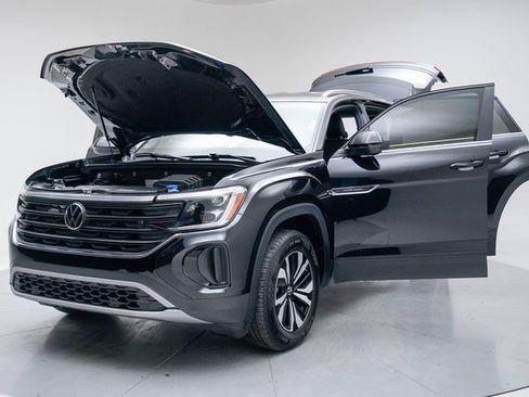 Used 2024 Volkswagen Atlas Cross Sport SE image 22
