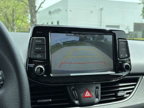 Used 2019 Hyundai Elantra GT FWD image 23