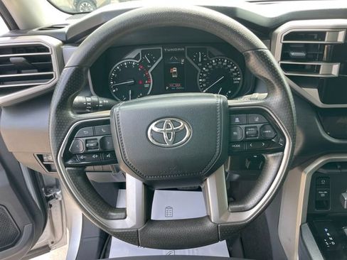 Used 2022 Toyota Tundra SR5 w/ SR5 Convenience Package AWD/4WD image 25