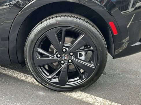 Certified 2025 Buick Envision Sport Touring image 10