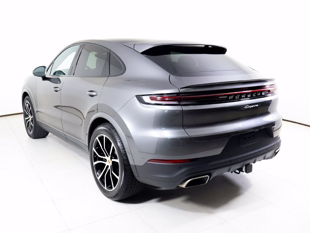 Certified 2024 Porsche Cayenne Coupe AWD/4WD image 3