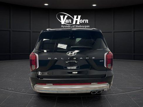 Used 2024 Hyundai Palisade Calligraphy image 4