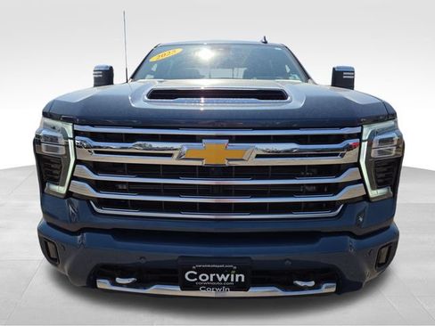 Used 2025 Chevrolet Silverado 2500 High Country w/ High Country Premium Package AWD/4WD image 4