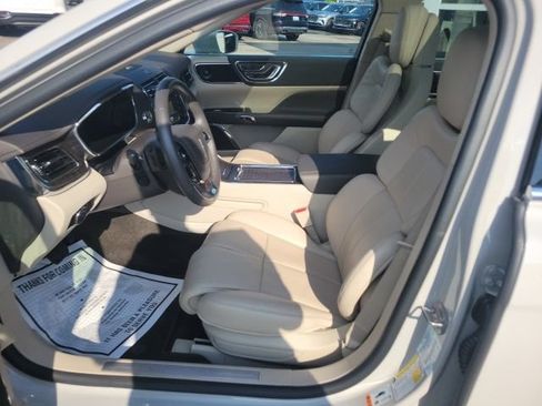 Used 2020 Lincoln Continental Reserve AWD/4WD image 5