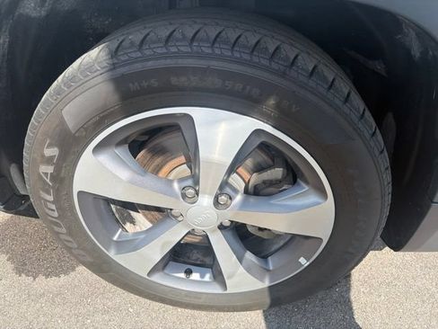 Used 2020 Jeep Cherokee Limited FWD image 4