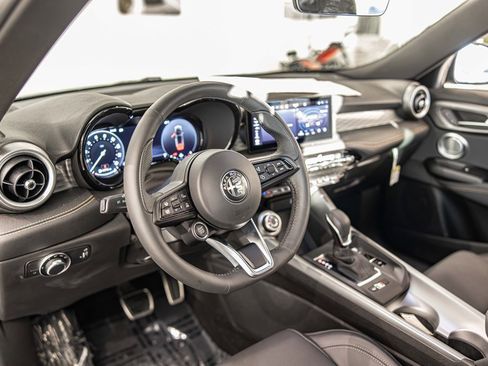 New 2025 Alfa Romeo Tonale w/ Premium Package image 19