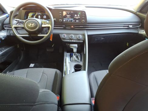 New 2026 Hyundai Elantra SE FWD image 6