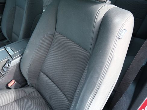 Used 2014 Ford Mustang Coupe RWD image 21