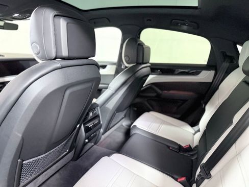 Used 2024 Porsche Cayenne Coupe image 21
