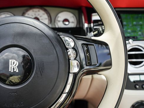 Used 2019 Rolls-Royce Dawn RWD image 48