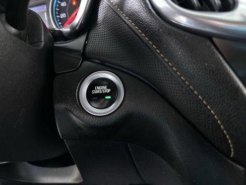 Used 2019 Chevrolet Equinox Premier FWD image 17