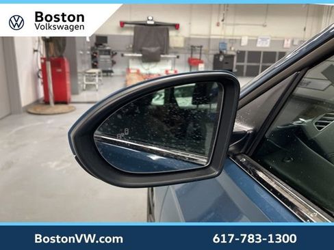 Used 2025 Volkswagen Jetta SE w/ Black Wheel Package image 13