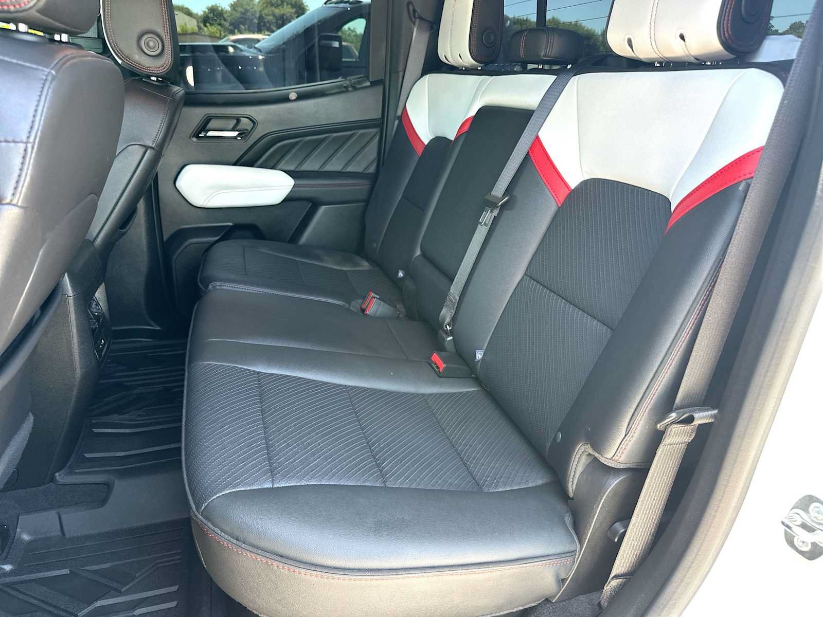 Used 2024 GMC Canyon AT4X AWD/4WD image 23
