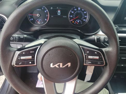 Used 2023 Kia Forte LXS image 7