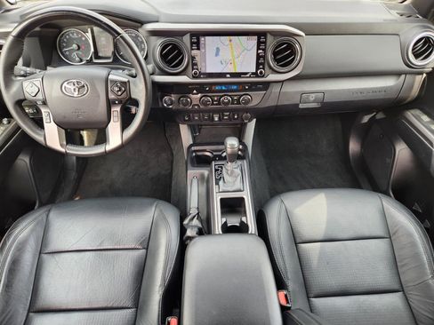 Used 2021 Toyota Tacoma TRD Off-Road w/ TRD Premium Off Road Package image 9