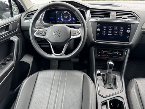 Certified 2023 Volkswagen Tiguan SE image 29