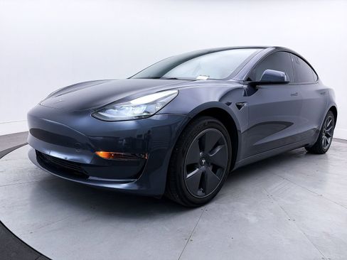 Used 2023 Tesla Model 3 Standard Range image 11