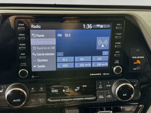 Certified 2022 Toyota Highlander XLE image 15