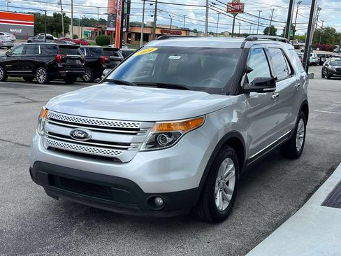Used 2014 Ford Explorer XLT w/ Equipment Group 202A FWD image 7